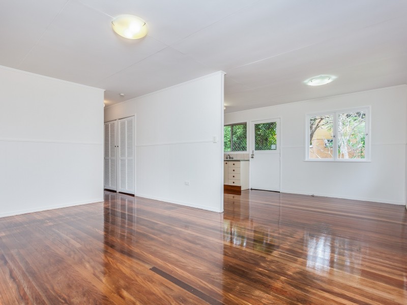 14 Camelia Avenue, Everton Hills QLD 4053