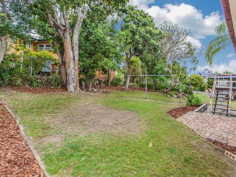 14 Camelia Avenue, Everton Hills QLD 4053