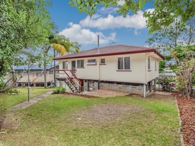 14 Camelia Avenue, Everton Hills QLD 4053