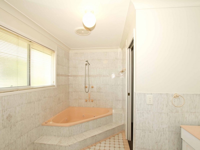 2/24 Gordon Parade, Everton Park QLD 4053