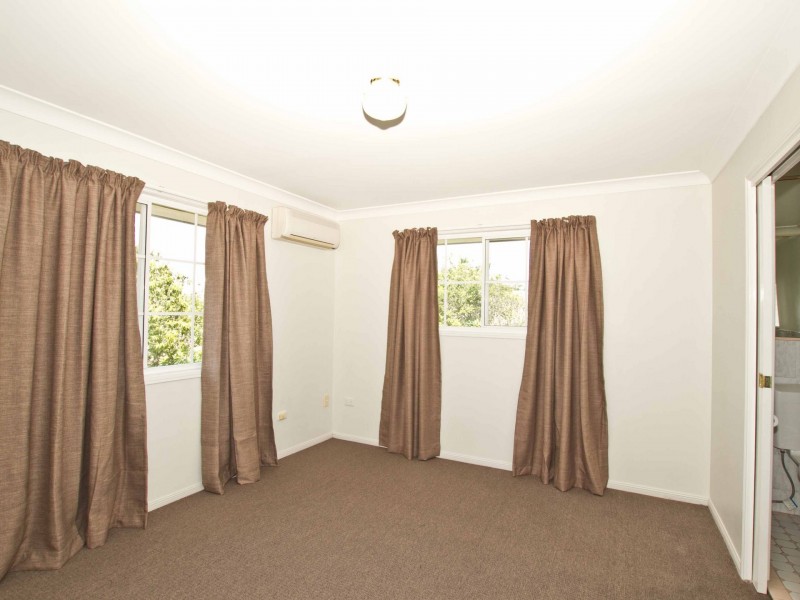 2/24 Gordon Parade, Everton Park QLD 4053