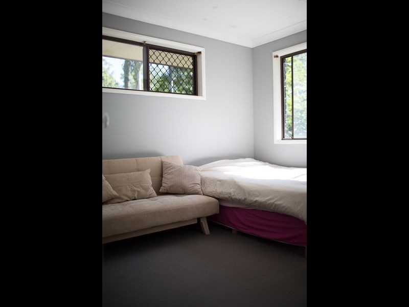 8 John Street, Everton Hills QLD 4053