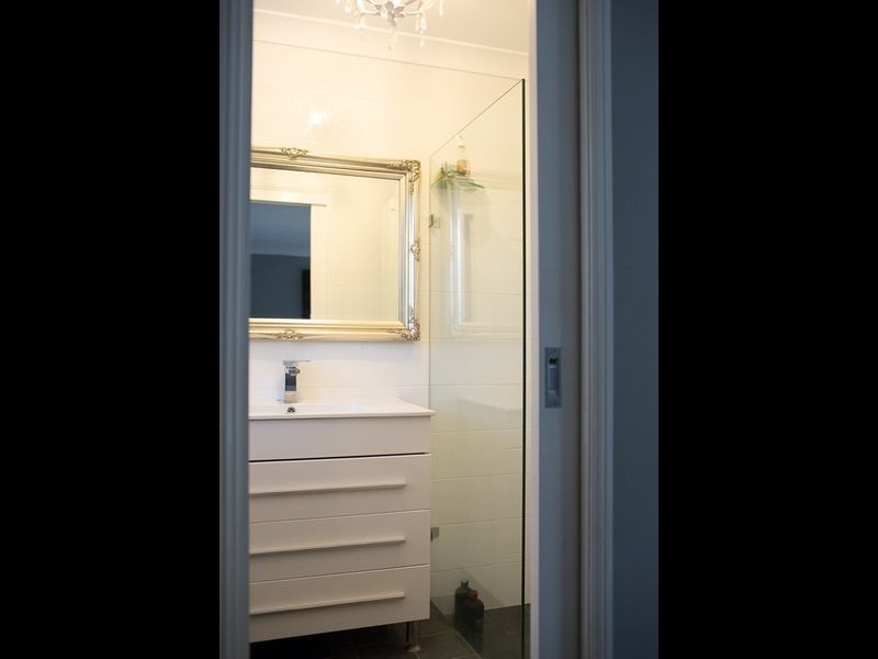 8 John Street, Everton Hills QLD 4053