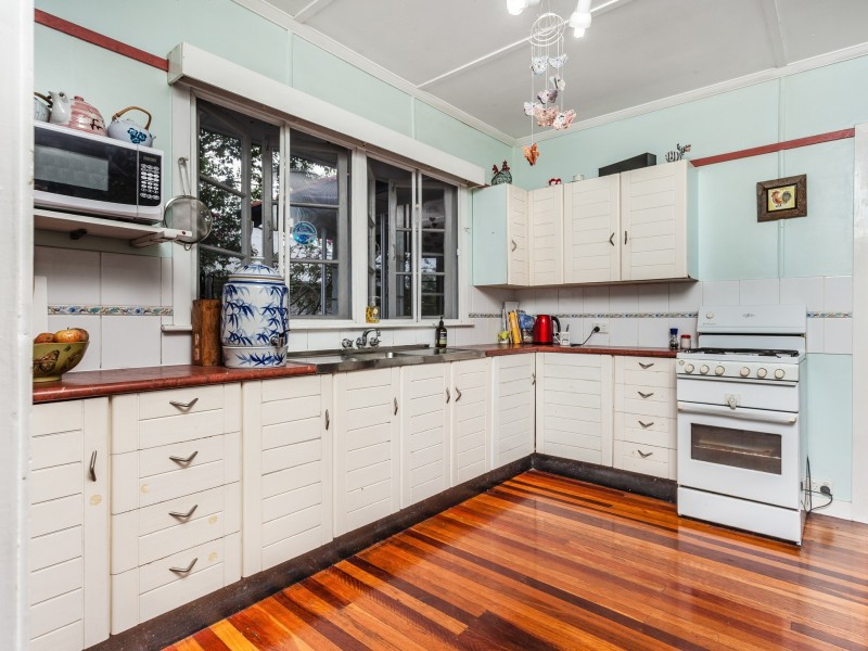 16 Barellan Street, Stafford QLD 4053