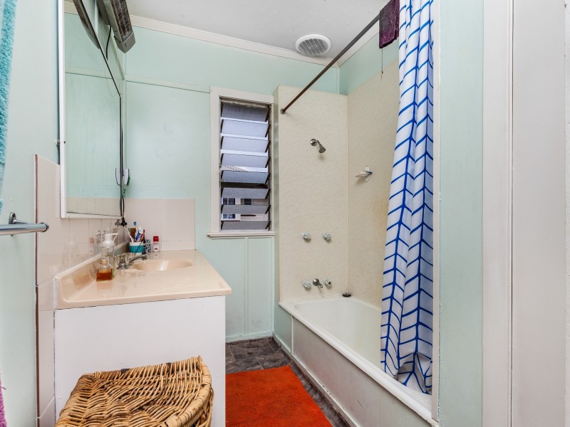 16 Barellan Street, Stafford QLD 4053