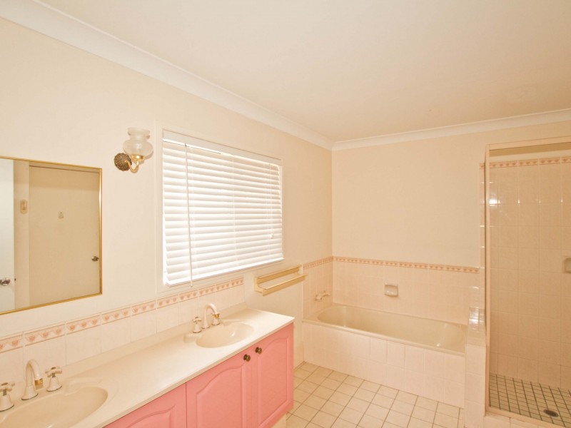 24 Tetragona Drive, Arana Hills QLD 4054