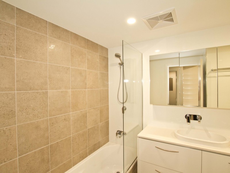 Unit 2/11 University Road, Mitchelton QLD 4053