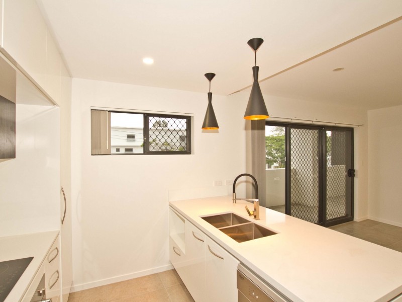 Unit 2/11 University Road, Mitchelton QLD 4053