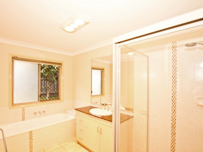 22 Rise Place, Moggill QLD 4070