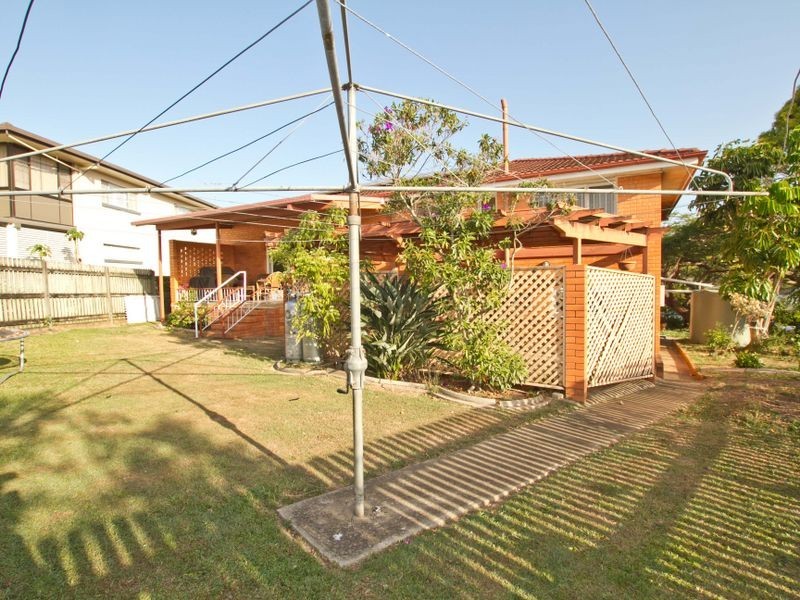 11 Nystrom Street, Chermside QLD 4032