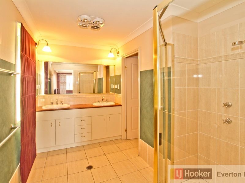 23 Russell  Street, Everton Park QLD 4053