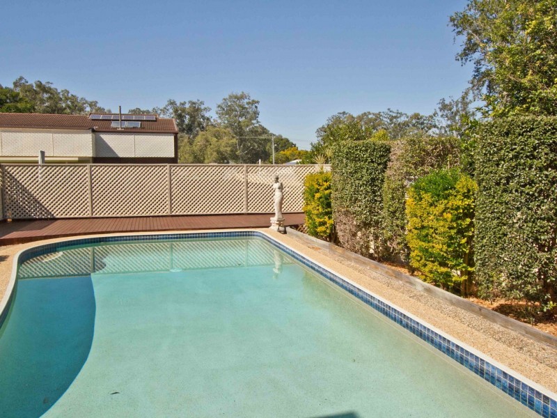 15 Kuringal Drive, Ferny Hills QLD 4055