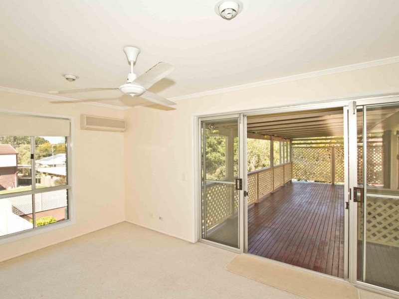 15 Kuringal Drive, Ferny Hills QLD 4055