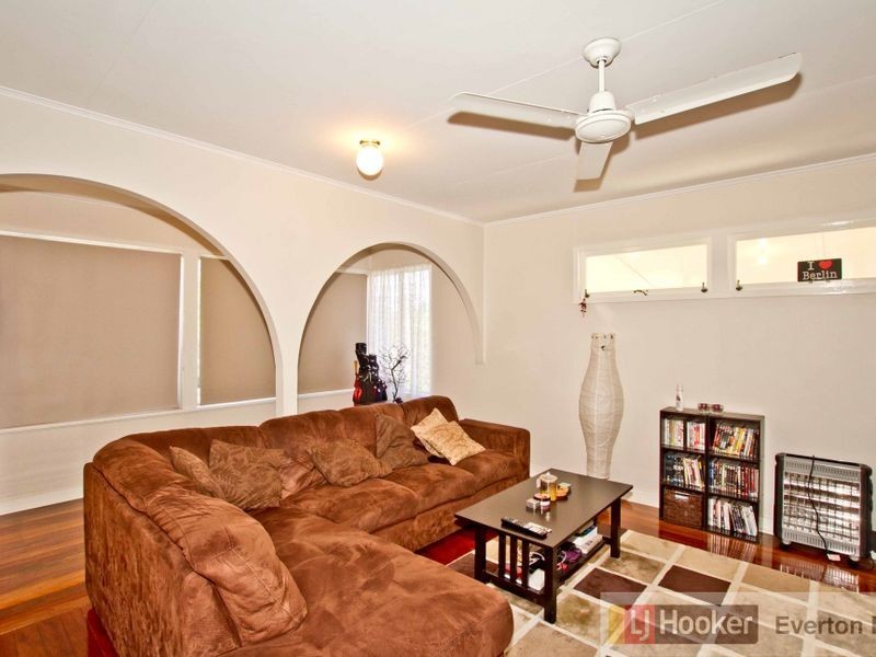 6 Brewster Street, Stafford Heights QLD 4053