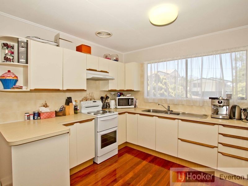 6 Brewster Street, Stafford Heights QLD 4053