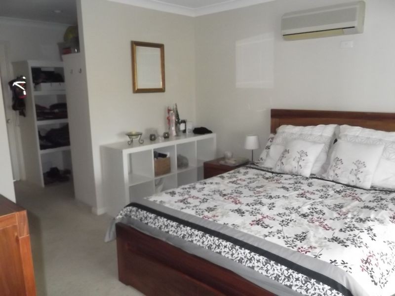 8 Delvin Court, Arana Hills QLD 4054