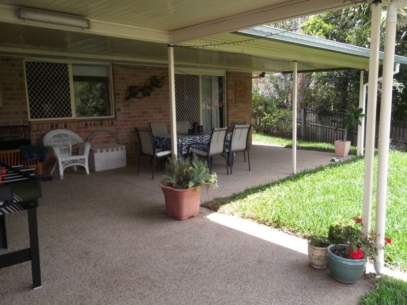 8 Delvin Court, Arana Hills QLD 4054