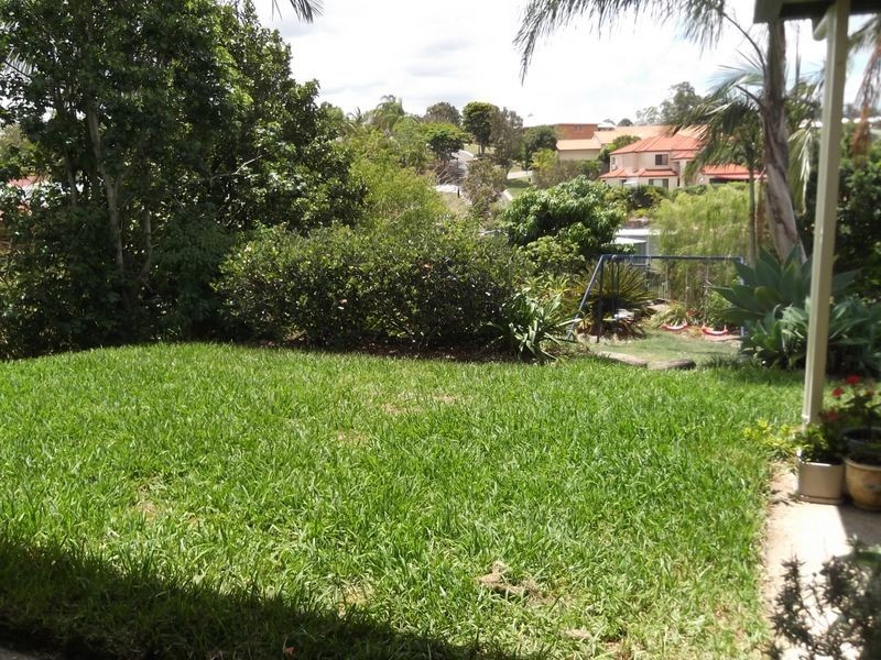 8 Delvin Court, Arana Hills QLD 4054