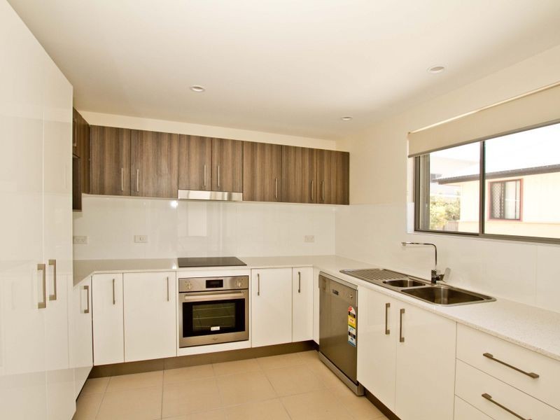 2/14 Yaralla Street, Chermside QLD 4032