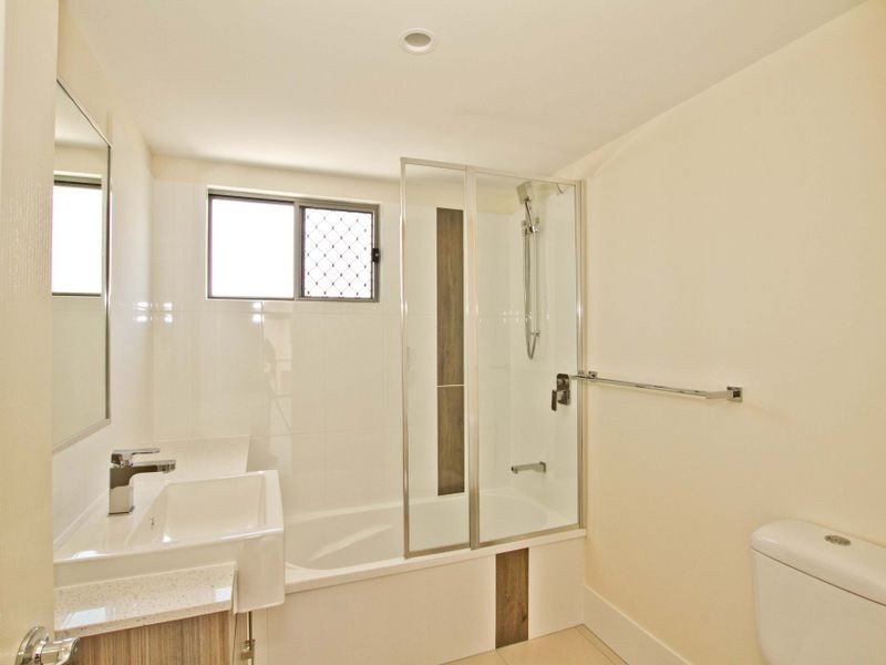 2/14 Yaralla Street, Chermside QLD 4032