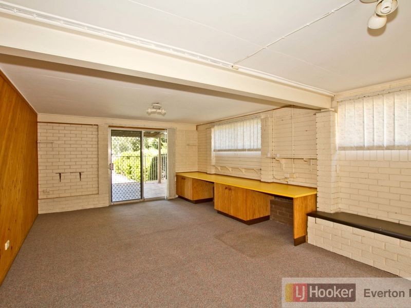 15 Kuringal Drive, Ferny Hills QLD 4055