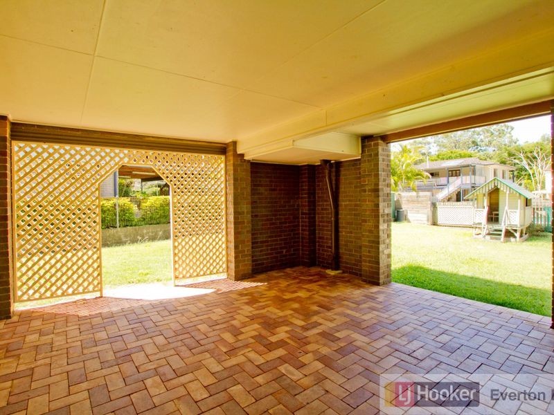 15 Kuringal Drive, Ferny Hills QLD 4055