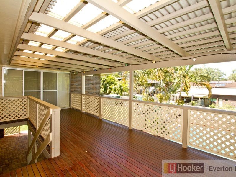 15 Kuringal Drive, Ferny Hills QLD 4055