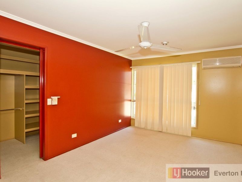 15 Kuringal Drive, Ferny Hills QLD 4055