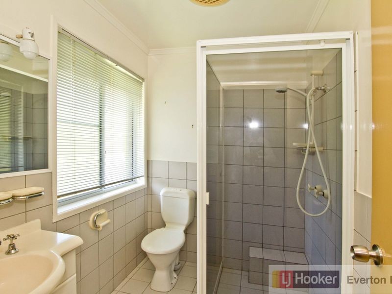 15 Kuringal Drive, Ferny Hills QLD 4055