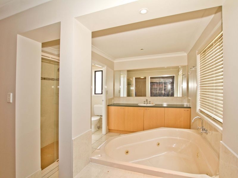 4 Capella Place, Bridgeman Downs QLD 4035