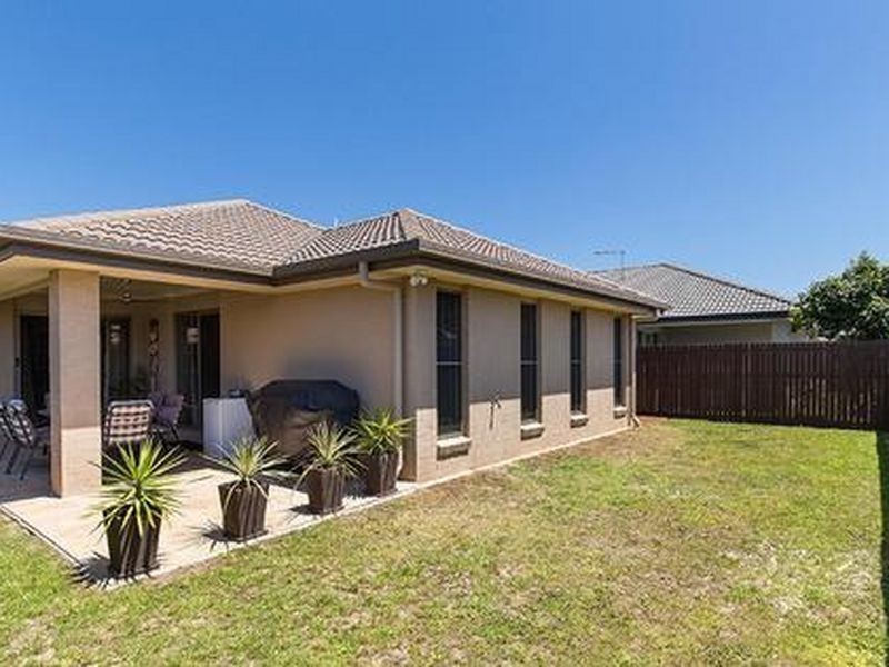 32 Lyrebird Crescent, Upper Kedron QLD 4055