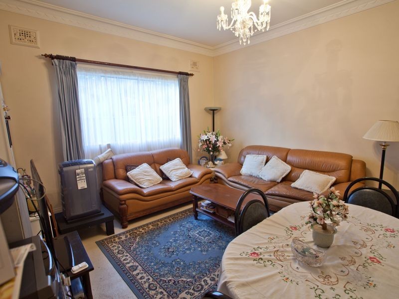 94 Duntroon St, Hurlstone Park NSW 2193