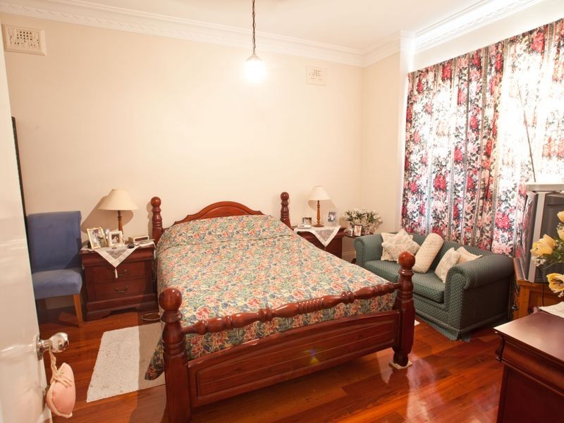 94 Duntroon St, Hurlstone Park NSW 2193