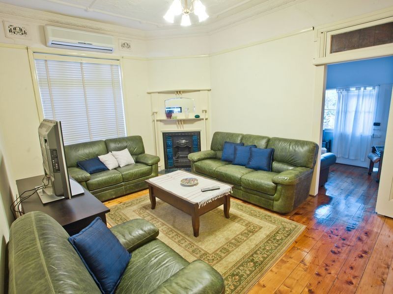 4 Wallace Avenue, Hurlstone Park NSW 2193