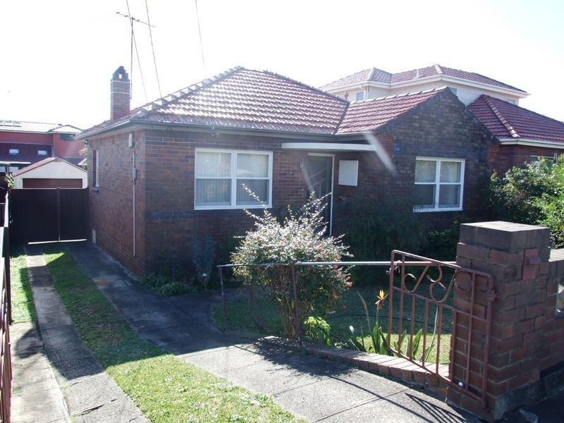 285 William St, Kingsgrove NSW 2208