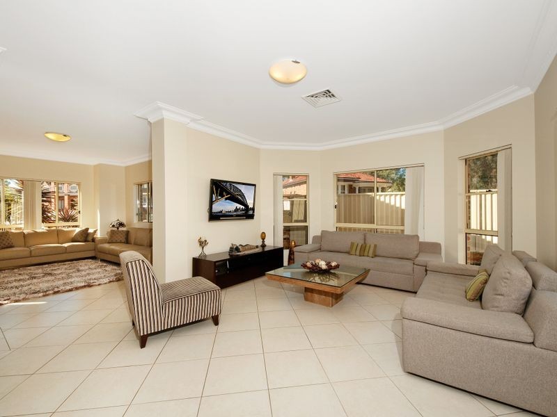 35 Allen ST, Canterbury NSW 2193