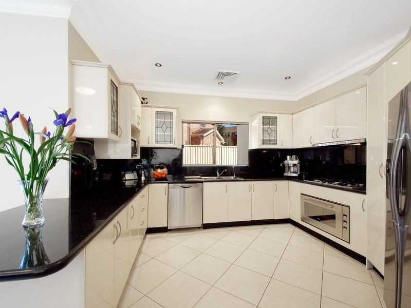 35 Allen ST, Canterbury NSW 2193