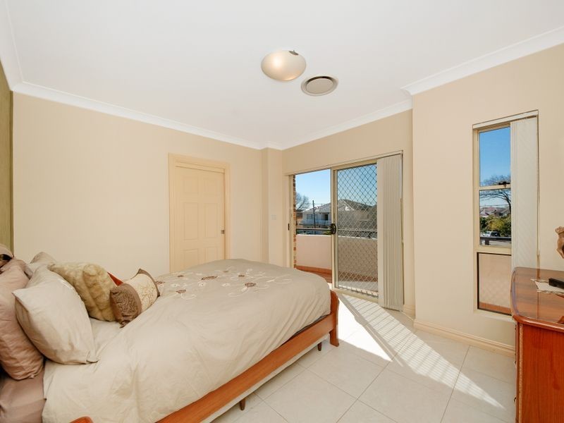 35 Allen ST, Canterbury NSW 2193