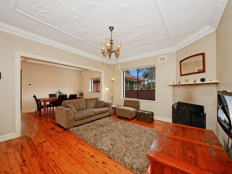 1 Boomerang Avenue, Earlwood NSW 2206