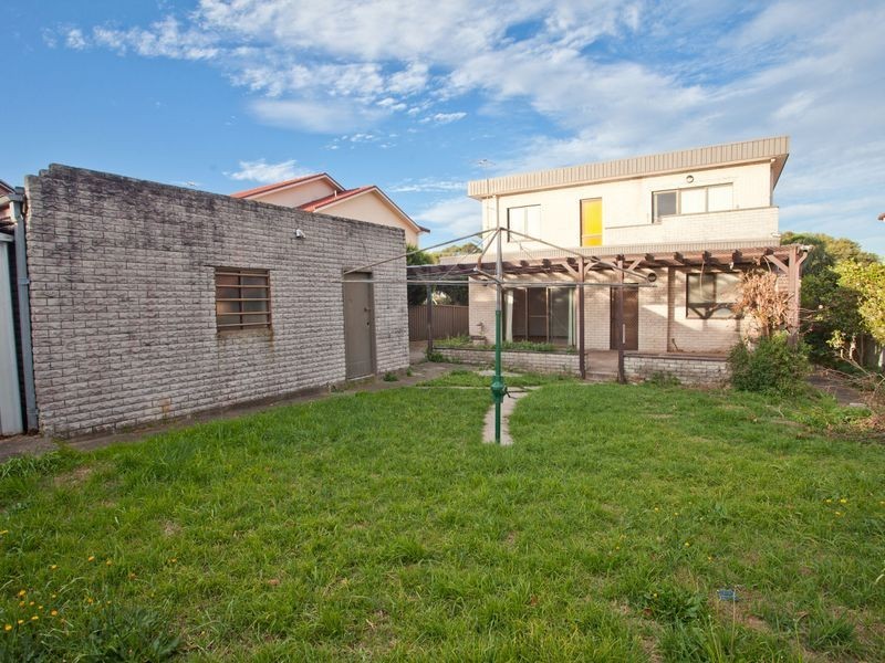 3 Collingwood Avenue, Earlwood NSW 2206