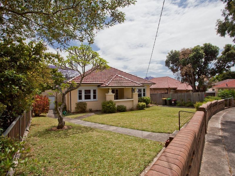 9 Hamel Crescent, Earlwood NSW 2206