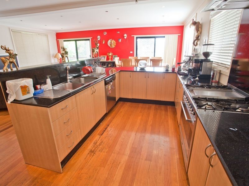 15 Oatley St, Kingsgrove NSW 2208