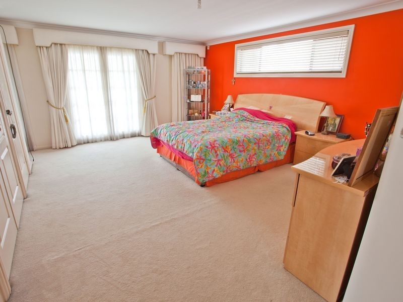 15 Oatley St, Kingsgrove NSW 2208