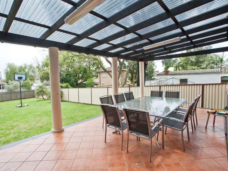 15 Oatley St, Kingsgrove NSW 2208