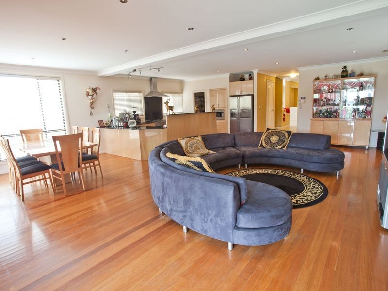 15 Oatley St, Kingsgrove NSW 2208