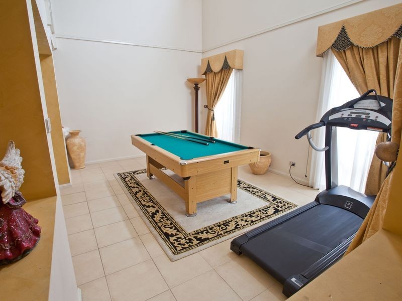 15 Oatley St, Kingsgrove NSW 2208