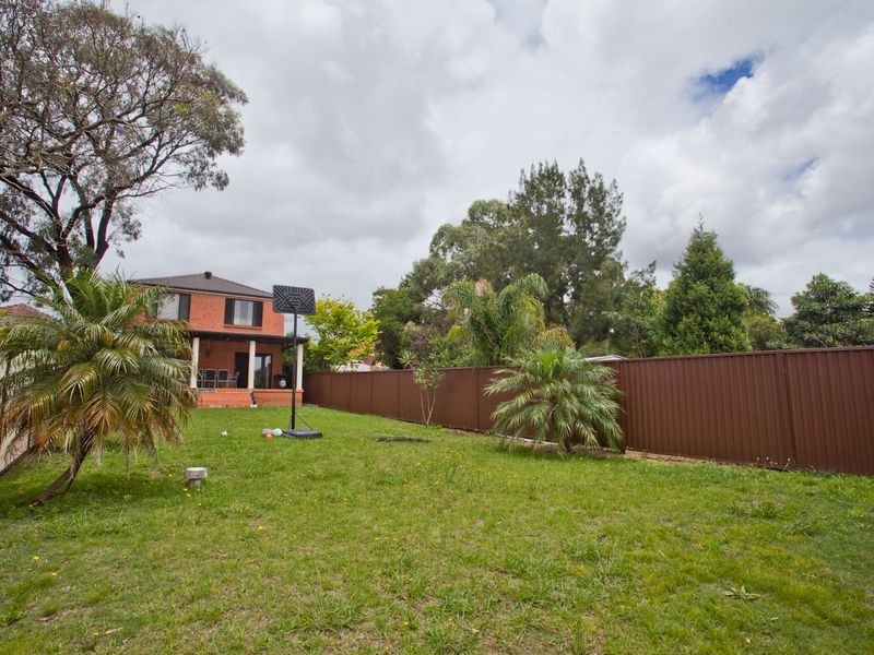 15 Oatley St, Kingsgrove NSW 2208