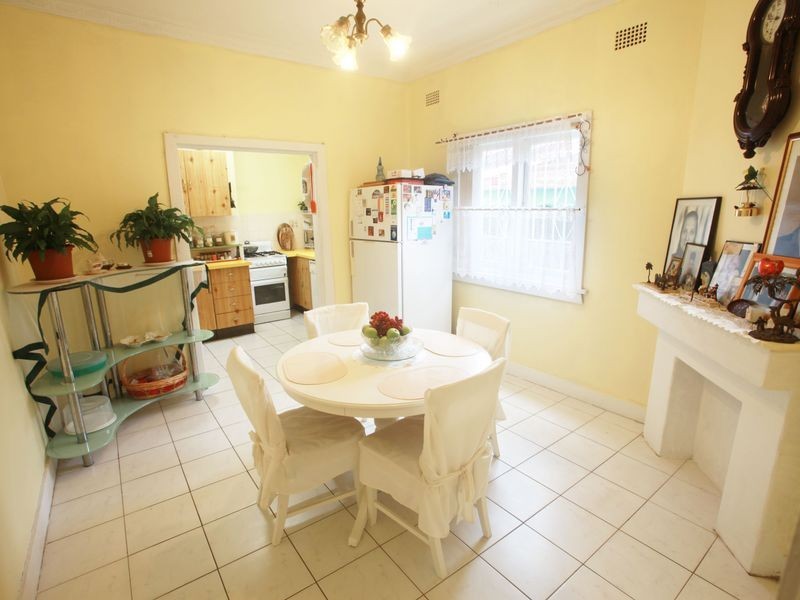 3 Angus St, Earlwood NSW 2206