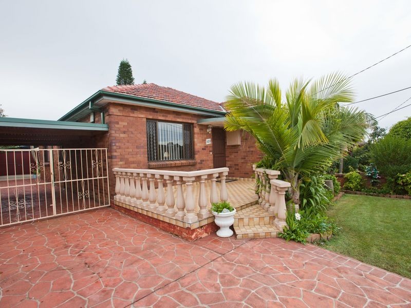 303 William Street, Kingsgrove NSW 2208