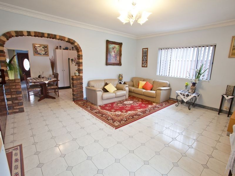 303 William Street, Kingsgrove NSW 2208